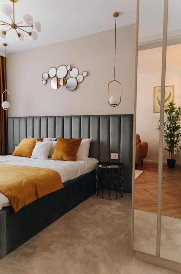 Tulip Apartment Орадеа Екстериор снимка