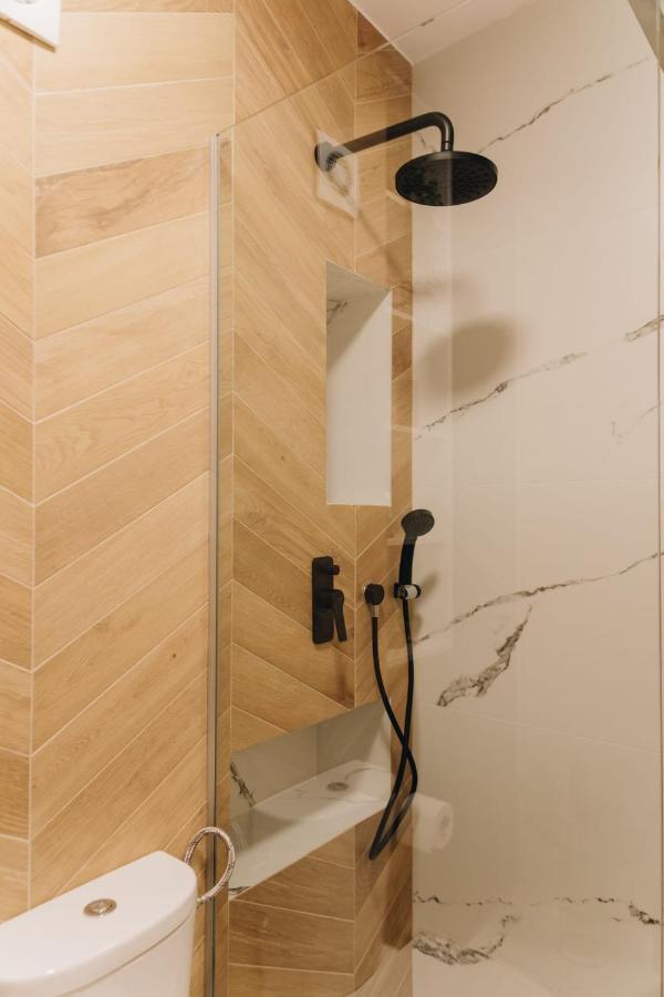 Tulip Apartment Орадеа Екстериор снимка