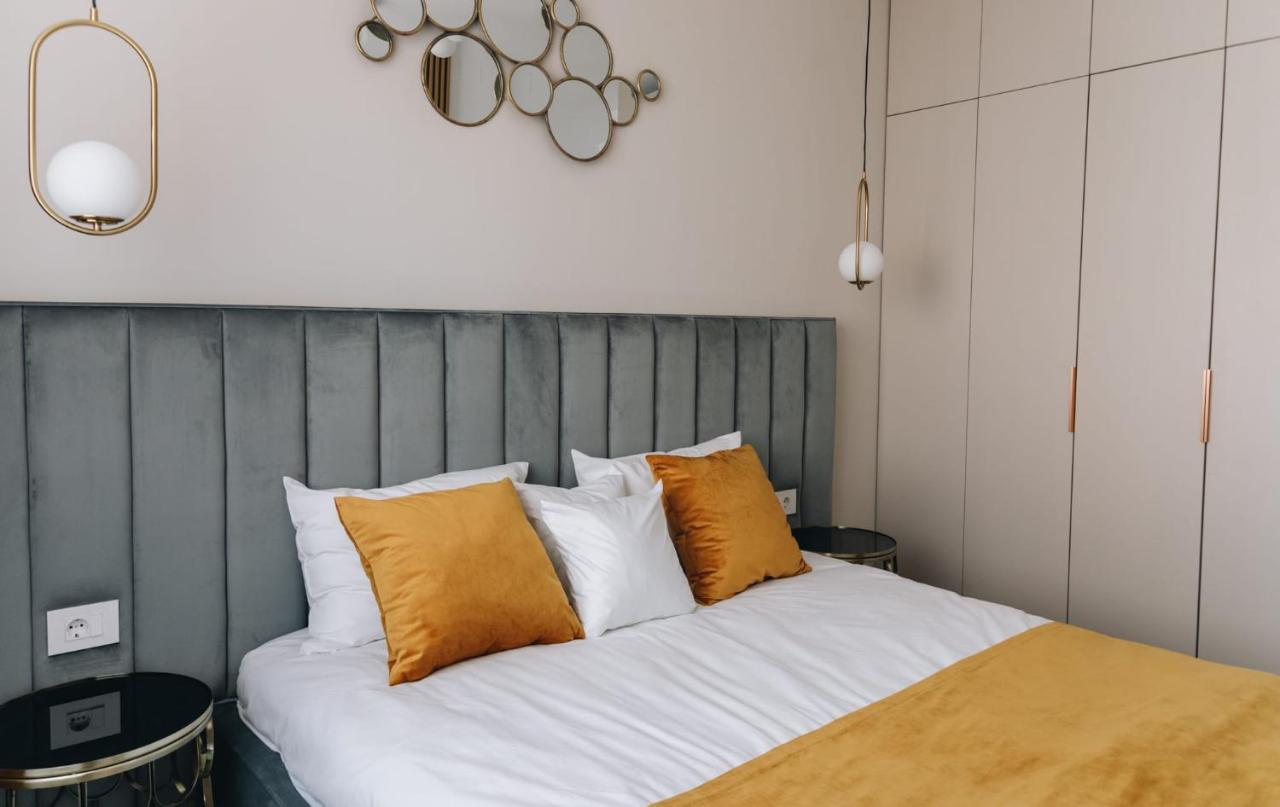 Tulip Apartment Орадеа Екстериор снимка