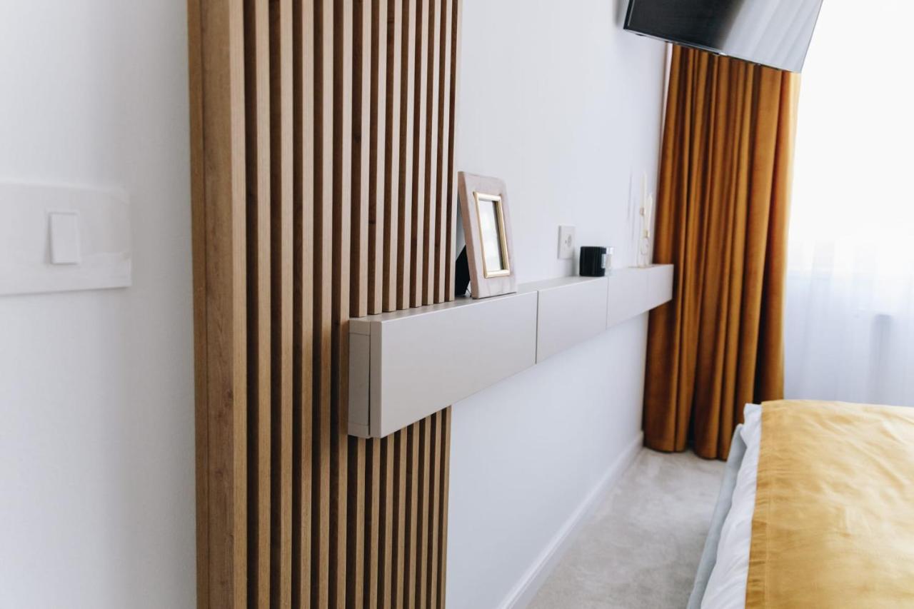 Tulip Apartment Орадеа Екстериор снимка