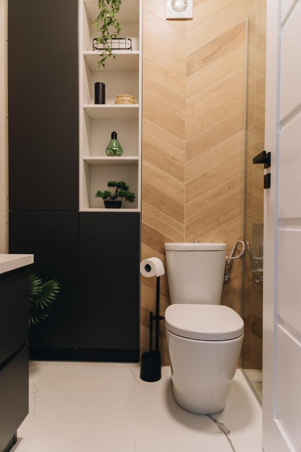 Tulip Apartment Орадеа Екстериор снимка