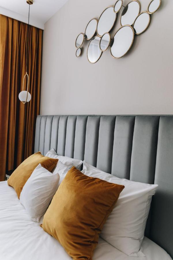 Tulip Apartment Орадеа Екстериор снимка