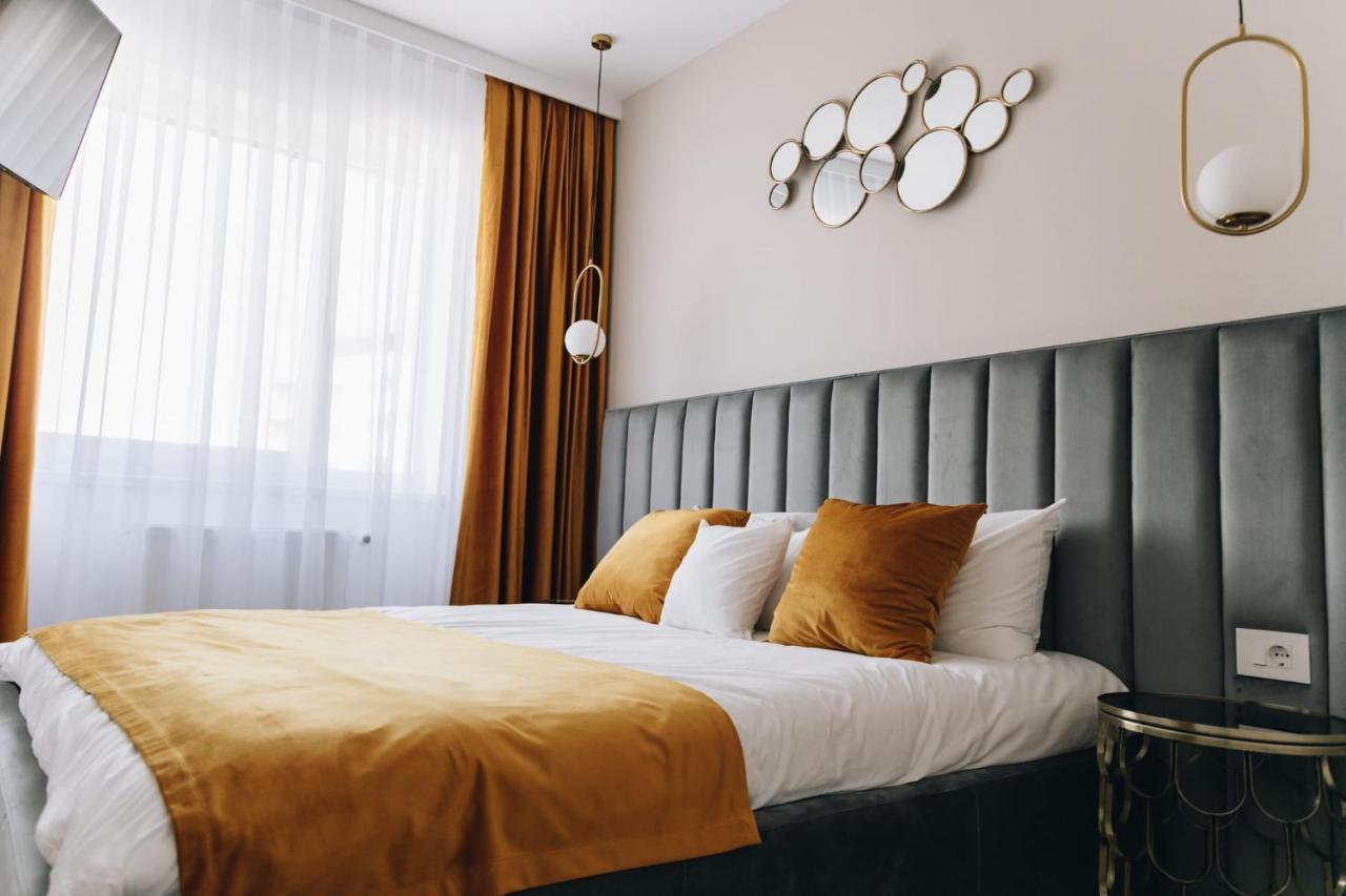 Tulip Apartment Орадеа Екстериор снимка