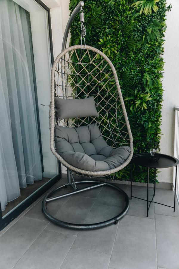 Tulip Apartment Орадеа Екстериор снимка